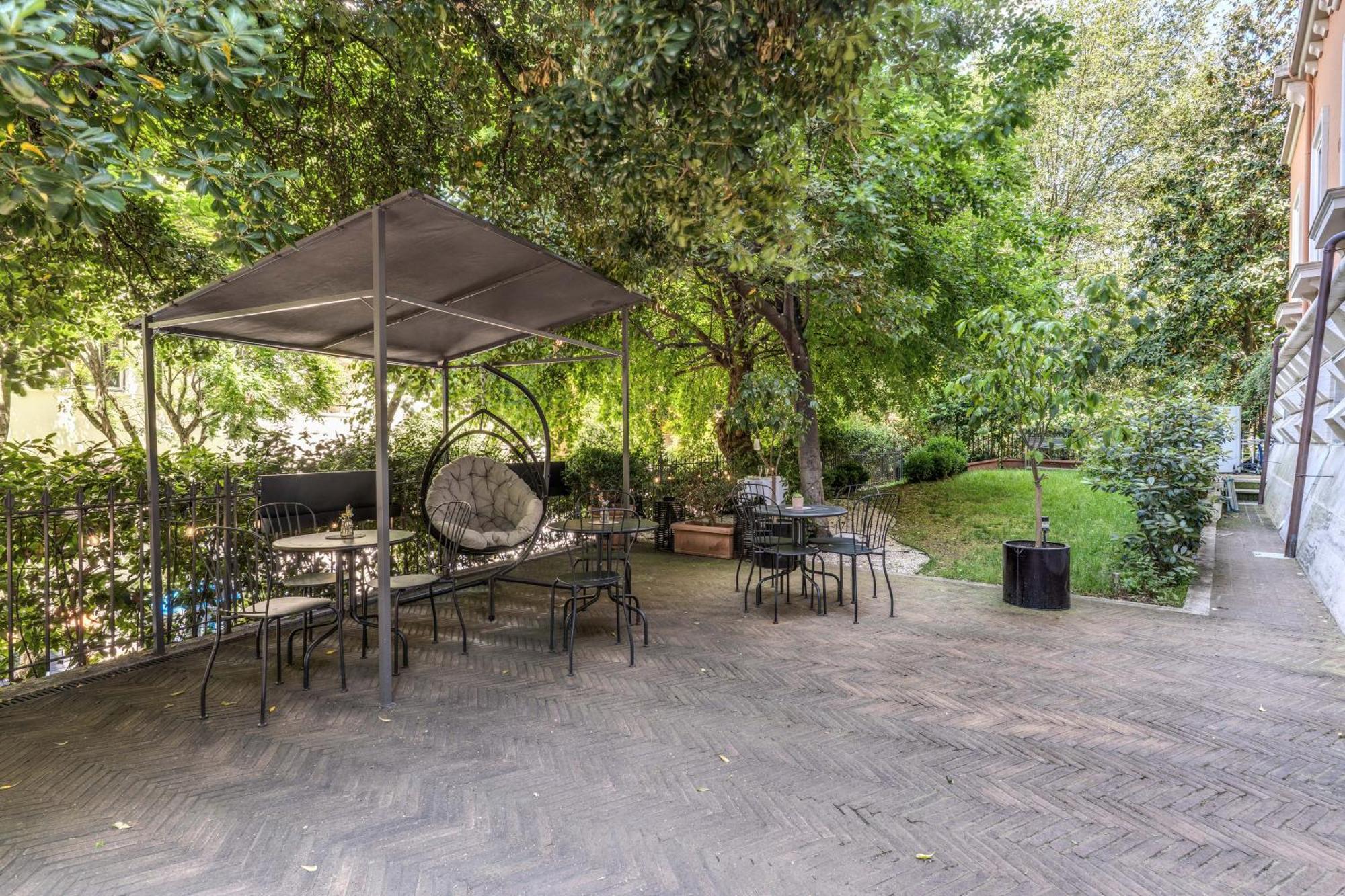 Garden Hotel 3*