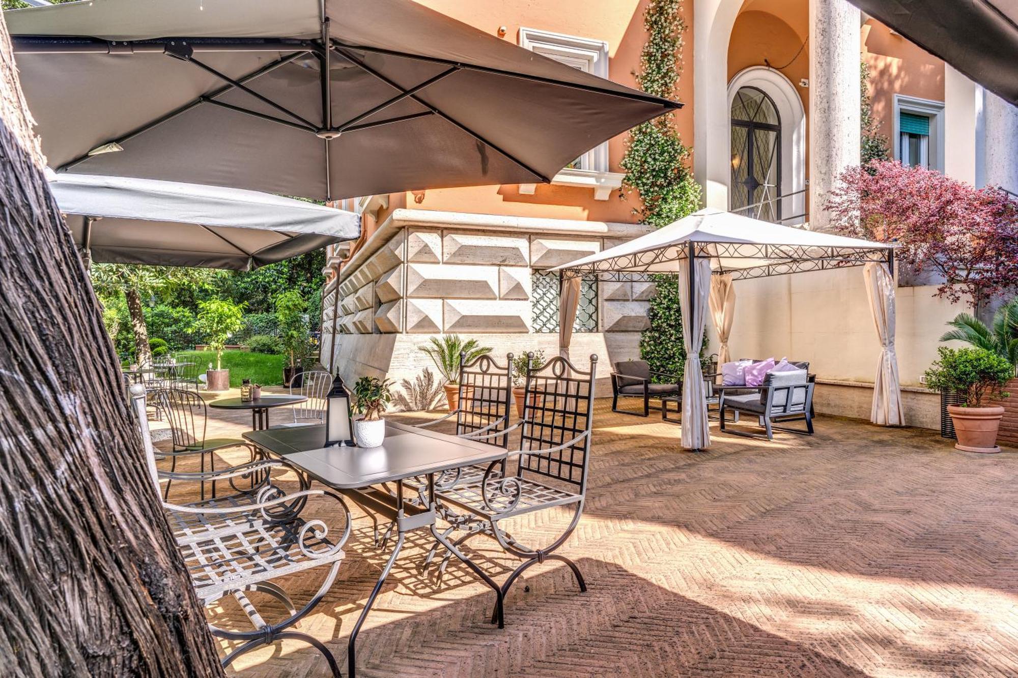 Mangili Garden Hotel 3*
